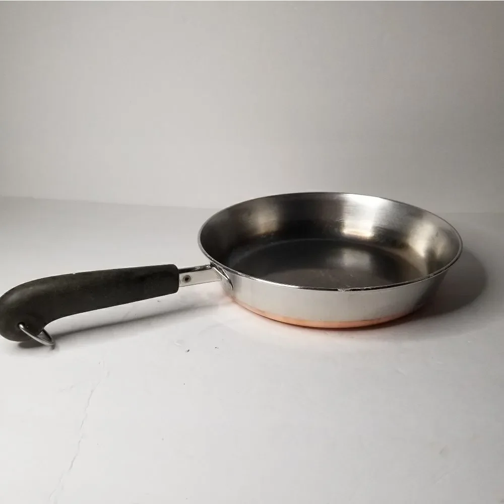 Revere ware frying pan 9 in Clinton Illinois USA copper bottom